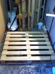Weitere ideen zu holzpaletten, möbel aus paletten, schreibtisch aus paletten. Palettenmobel Iii Schreibtisch Selbst Bauen Palettenbett Und Palettenmobel Palettenbett Und Palettenmobel