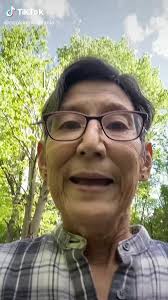 Did you know Sean Davis’ mom is TikTok famous? And now, Sean is getting in 