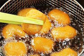 Tak tahan dengan masalah sakit lutut, sendi & tulang? Hindari Makanan Berminyak Saat Nyeri Sendi