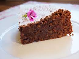 Die gemahlenen mandeln einfach kurz (unter ständigem rühren) in einer pfanne kurz anrösten. Nougat Mandel Kuchen Mit Weichem Kern Fraulein Ella