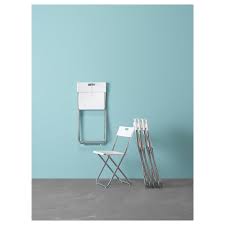 Gunde Klappstuhl Weiss Ikea Osterreich In 2020 Folding Chair Chair Oversized Chair And Ottoman