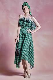 If you do choose a headpiece, royal ascot states that it must have a solid base of 4 inches (10cm) or more in diameter, anything smaller is. Ascot Dress Code 2020 What You Can And Can T Wear Glamour Uk