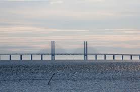 Øresundsbron) is a combined railway and motorway bridge across the øresund strait between sweden and denmark. Bilresor Over Oresundsbron Blir Dyrare Nasta Ar Samtidigt Som Priser Sanks For Lastbilar News Oresund Sverige