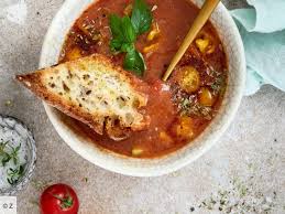 Recette Veritable Gaspacho Andalou Ingredients 6 Personnes 4 Tomates 2 Poivrons Jaunes 1 2 Concombre De En 2020 Recette Gaspacho Gaspacho Gaspacho Andalou