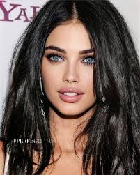 gesichtsbehandlung in 2021 brunette beauty beautiful women pictures beauty girl