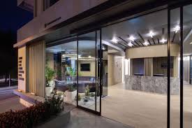 Bati Orthodontic Dental Polyclinic Slasharchitects Facade Design Dentist Office Design Orthodontics