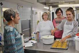 A buffet breakfast is available every morning at haus st. Pfarreiengemeinschaft Grabfeldbrucke Nun Bildet Auch Das Haus St Michael Aus