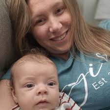 When are parents starting the “Senior Sunday” posts? Open house is next  week and first day of school is the week after that. Do I start them today?  Or wait for the