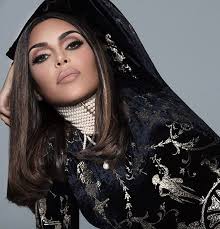 Inside kim kardashian & kate moss. Kim Kardashian Launches 90 S Inspired Kkw Beauty Collection