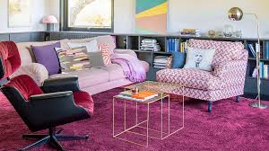 Que ce soit pour une salle de séjour officielle ou une pièce familiale plus décontractée, le canapé en cuir offre un endroit pour s'assoir, s'allonger et se détendre. 5 Astuces Pour Changer Son Canape Sans En Acheter Un Nouveau M6 Deco Fr