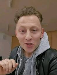 Anthony Straw's Instagram, Twitter & Facebook