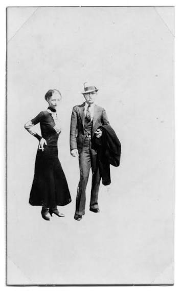 Clyde Barrow and Bonnie Parker] - The Portal to Texas History