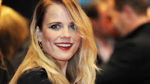 Ilse delange vertritt beim #freeesc das land mit ihrem song changes. Let S Dance Star Ilse Delange Nach Sing Meinen Song Sie Tauscht Mikro Gegen Tanzschuh Bunte De