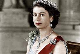Πώς θα την περιγράφατε ως προσωπικότητα Basilissa Elisabet B H Makrobioterh Monarxhs Sthn Pagkosmia Istoria Afierwmata