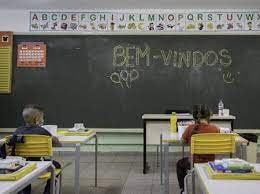 Grupo de pais pede retorno às aulas presenciais em sp foto: Fase Vermelha Cidade De Sp Libera Volta As Aulas No Dia 12