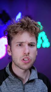 Pega láminas del álbum Mi Villano Favorito 4 con Panini