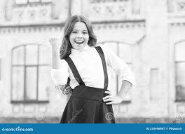 éxito Real. Niño Feliz Al Aire Libre. Alegre Colegiala. Colegiala  Relajante. Concepto De Infancia Feliz. Internacional Imagen de archivo -  Imagen de alegre, rotura: 210496967