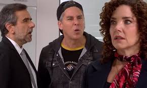 Peter botó a Diego de la casa de Francesca a punta de manguerazos