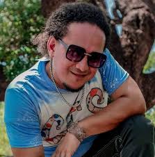 Gustavo Castro Jo updated his profile...