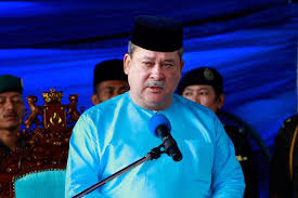 Kali terakhir istiadat pemasyhuran tengku mahkota pahang diadakan pada 23 oktober 1977 setelah sultan abdullah dilantik memegang jawatan itu pada 1 julai 1975. Tunku Alang Reza Bin Tunku Ibrahim Malaysians Must Know The Truth Flamboyant Lifestyles Of Tengku Shah Reza Born 1971