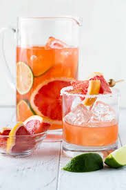 Bright And Refreshing These Grapefruit Aperol Cocktails Are Just What Your Happy Hour Needs Hap Interesting Food Recipes Tequila Drinks Party Food And Drinks