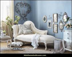 Pin By Sara Fessenden On Want Victorian Bedroom Decor Bedroom Vintage Paris Themed Bedroom