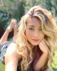 Can ya see my dirty feet 😹 It's a southern trait what can I say  🤷‍♀️🤦‍♀️🤣