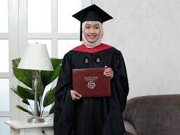 Kalau berminat nak tahu lebih lanjut (sama ada untuk diri sendiri atau kenalan / sedara mara / etc.) all about cara cara nak sambung belajar di luar negara, cik lisa cadangkan untuk awak hubungi pihak kolej di: Lika Liku Kisah Indah Raih Beasiswa Luar Negeri Ke Jepang Hingga Harvard