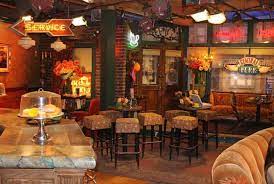 7 Movie And Tv Themed Restaurants Around The World Friends Cafe Central Perk Friends Central Perk