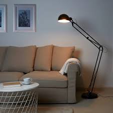 Lampadaire Industriel 15 Modeles Tendance Pour Toute La Maison En 2020 Lampadaire Ikea Lampadaire Noir