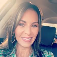 Amanda Curiel's Instagram, Twitter & Facebook