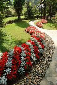 51 Cheap But Beautiful Garden Decor Ready For You Homiku Com Simple Landscape Design Beautiful Gardens Yard Landscaping