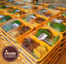 Kotak makanan atau snack box yang berbahan kertas (food grade). Makan Ayam Bakar Enak Gak Pake Mahal Ayam Bakar Laziez Cianjur