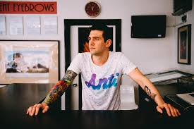 Seamlessly melts onto lids in one easy swipe. Portfolio Richard Gardner Photography