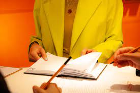 You can install recessed lights either during new construction or when remodeling. Kunstlerhaus Stuttgart