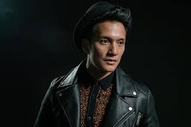 On january 12, 2008, he became the winner of the orf programme, musical! Discover Vincent Bueno And His Song Alive Which Would Ve Represented Austria At Eurovision 2020 Celebmix
