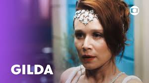 Amor Perfeito: Gilda consegue culpar Marê pelo assassinato do pai