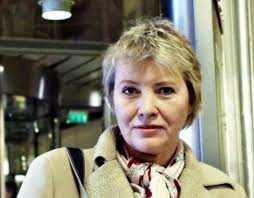 Langer ut mot «høye hæler» og «jenteklubben Grei»