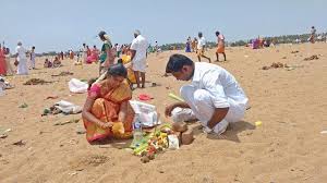 Watch a tamil movie aadi perukku and staring gemini ganesan , saroja devidirector:k.sankarmusic director:a.m. Devotion In Dry Cauvery Aadi Perukku Celebration The New Indian Express