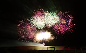 Ferragosto is a public holiday celebrated on 15 august in all of italy.it originates from feriae augusti, the festival of emperor augustus, who made the 1st of august a day of rest after weeks of hard work on the agricultural sector. Ferragosto Oder Italien Steht Kopf Markteinblicke
