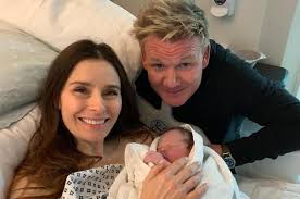 Утром не могли играть обе, в обед был рассинхрон, а теперь идеально. Gordon Ramzi Stal Otcom V Pyatyj Raz I Pokazal Rebenka Aviamost