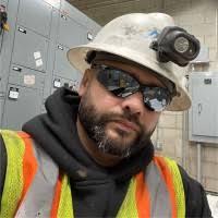 300+ profilů „Sandoval“