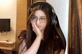 Btr branz lupa matiin live di nimo tv lagi ngen apakah karir nya baik baik saja di dunia esport. Diterpa Isu Selingkuhi Pro Player Esports Ini Profil Jeha Anais Hitekno Com