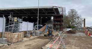 Der nutzungsvertrag von west ham united für das stadion hat eine laufzeit von 99 jahren. Baufortschritte Bei Fulham Stadionwelt