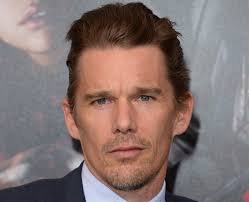 Mai 1998 heiratete hawke die schauspielerin uma thurman, mit der er eine tochter (maya hawke, * 1998) und einen sohn (* 2002) hat. Ethan Hawke Biography Biography