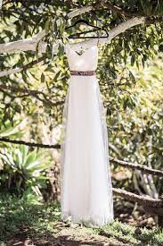 Low Key Guatemala Wedding At Earth Lodge Junebug Weddings Guatemala Wedding Wedding Wedding Dressses