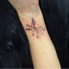Inspirations Of Tattoos On Instagram Inspirationtatto Tatuadora Jadeccarneiro Small Phoenix Tattoos Pheonix Tattoo Small Tattoos