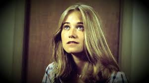 Maureen denise mccormick was born on august 5, 1956, in woodland hills, california, the youngest and only daughter of richard and irene mccormick. Dwts The Brady Bunch Actress Maureen Mccormick Eliminated In Week 7 Abc News