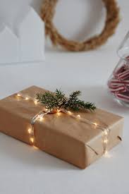 Givande Geschenkpapierrolle Naturfarben Ikea Deutschland Geschenkpapier Geschenke Geschenke Verpacken Weihnachten