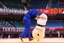 He has won five world titles, the first male judoka to do so, and an olympic gold medal. Leikqpcnmejnbm